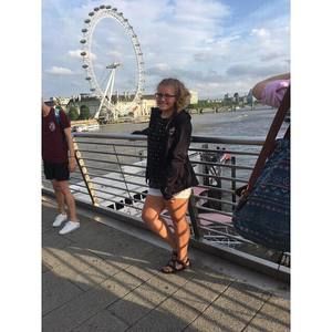 Meet your Posher, Abbey